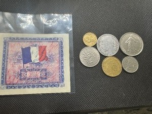 lot 49 image: 1944 DE Uncirculated France Dix Francs & French Coinage-WW2 Era