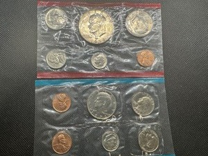 lot 95 image: 1972 & 1973 Mint Sets Unopened