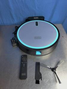 lot 6 image: BlackDecker ROBOSERIES Robot Vacuum with Mapping Technology