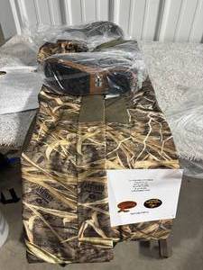 lot 17 image: Neoprene Waterfowl Wading System by Cadis - Size 7