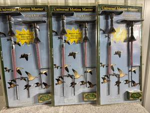 lot 27 image: Lot of 3 Universal Motion Master Snow & Blue Geese Shell Decoys