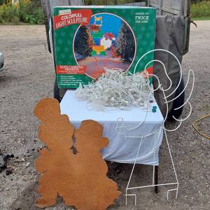 lot 12 image: Santa Carrying Presents Light Sculpture and Accessories