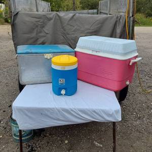 lot 32 image: Lot of Coolers including a Vintage Cronstroms and Beverage Dispenser