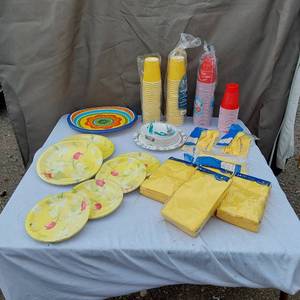 lot 43 image: Party Supplies and Disposable Tableware, Cups, Plates