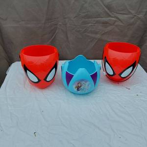 lot 60 image: Spider-Man and Frozen Themed Plastic Halloween Buckets
