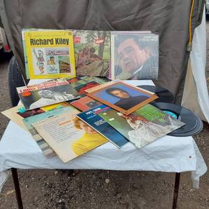 lot 85 image: Collection of Vinyl Records including Johnny Cash at Folsom Prison and My Fair Lady