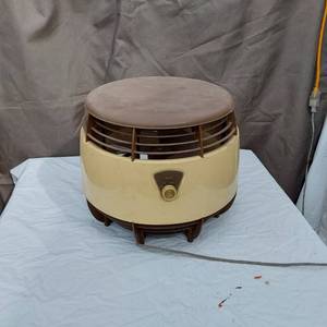 lot 91 image: Sears Vintage Stool Fan