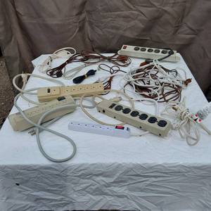 lot 92 image: Lot of Power Strips and Extension Cords