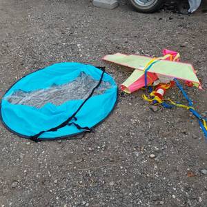 lot 95 image: Colorful Kite and Kayak Sail
