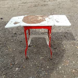 lot 108 image: Red and White Metal Drop-Leaf Table