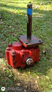lot 23 image: Used Hydraulic Pump with Mounting Shaft
