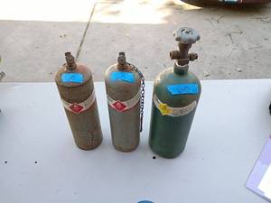 lot 60 image: Set of 3 Assorted Welding Gas Cylinders