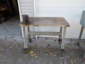 lot 85 image: Heavy Duty Steel Workbench with Mounted Vise 39 x 29 Inches