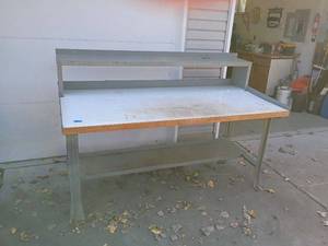 lot 86 image: Metal Workbench with Upper and Lower Shelves 45x72x34 Inches