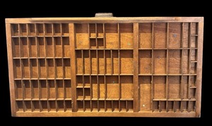 lot 33R image: L - Vintage Wooden Printers Tray