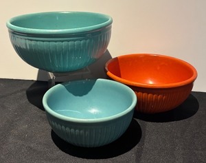 lot 101A image: L - Set of 3 Vintage Ribbed Nesting Bowls Turquoise and Orange