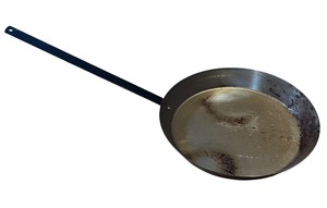 lot 120R image: K - Extra Large 46-Inch Vintage Metal Pan with Long Handle