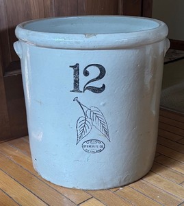 lot 153A image: U - Vintage 12 Gallon Union Stoneware Crock