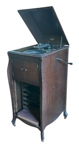lot 153R image: LR - Antique Victor Victrola VV-XI Talking Machine with Cabinet and Turntable
