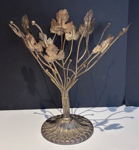 lot 156R image: K - Vintage TIC of India Metal Floral Decor