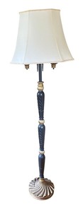 lot 313R image: U - Vintage Floor Lamp with Gold Accents