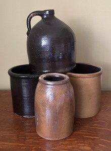 lot 315R image: U - Set of 4 Vintage Stoneware Crocks and Jug Assortment