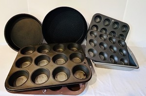lot 96C image: K - Assorted Bakeware Lot Muffin Pans, Cake Pans, Springform and Brownie Tray