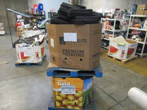 lot 110 image: Pallet of Store Overstock and Ecommerce Product - XL Neoprene Zipper Cases