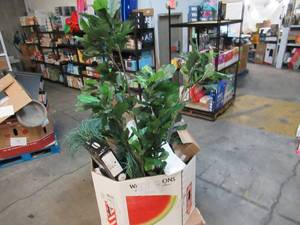 lot 116 image: Pallet of Store Overstock and Ecommerce Product and Returns