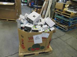 lot 121 image: Pallet of Store Overstock and Ecommerce Product and Returns - Wasserstein Mixed