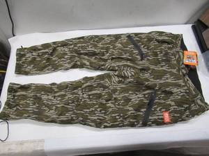 lot 240 image: NEW Sports Afield Hunting Pants - Mossy Oak Camo - XXL