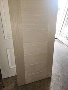 lot 13 image: Unfinished poplar 2696 door