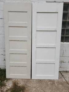 lot 18 image: 2 white door slabs