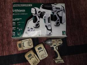 lot 28 image: Masterforce drill and batteries
