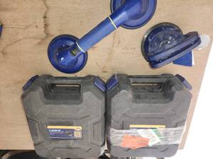 lot 37 image: Tile suction cups tools