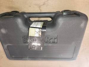 lot 43 image: Gooseneck ball hitch set