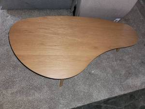 lot 54 image: Coffee table
