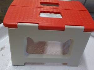 lot 6 image: Folding Step Stool...