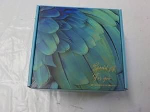 lot 24 image: Gift Set...