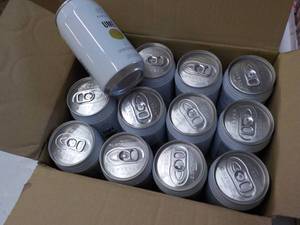 lot 32 image: 12 pack Kimino UME Sparkling Water ...
