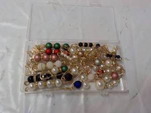 lot 34 image: Lsphioole Safety Pin Jewelry...