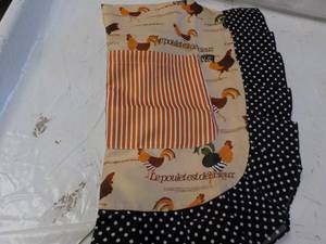 lot 70 image: Rooster Apron...