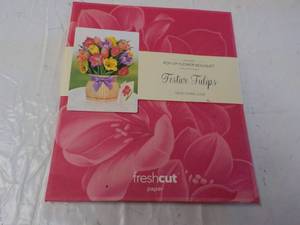 lot 71 image: Pop Up Flower Bouquet...