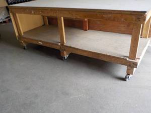 lot 122 image: Shelving Unit on Wheels 97 x 36 x 3...