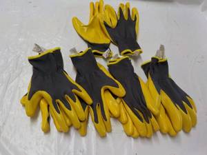 lot 128 image: 5 pair Garden Gloves size M...