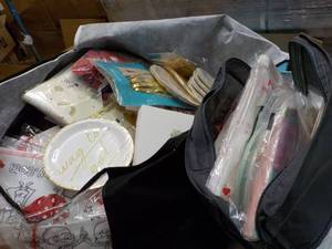 lot 135 image: Party Supplies...