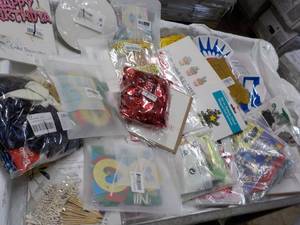 lot 138 image: Party Supplies...