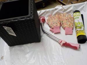 lot 181 image: Rattan Cube Planter, Garden Gloves ...