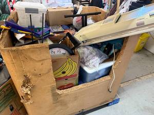 lot 1 image: Pallet of School Room Cleanout