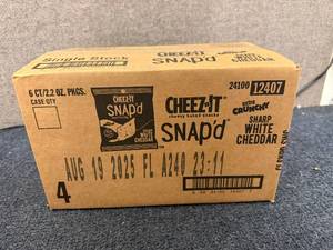 lot 144 image: 6ct of Cheez It Snapd White Cheddar